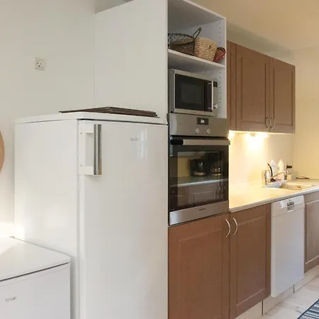 In Allingabro With 3 Bedrooms *