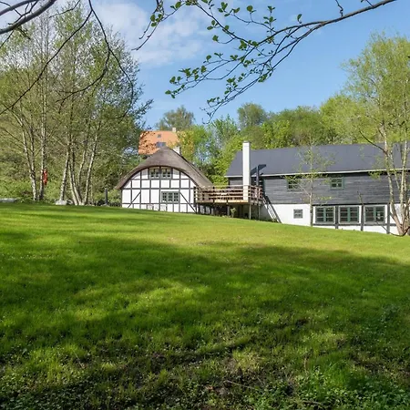 In Allingabro With 3 Bedrooms *