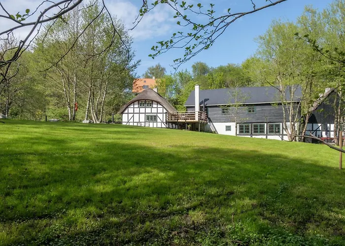 In Allingabro With 3 Bedrooms *